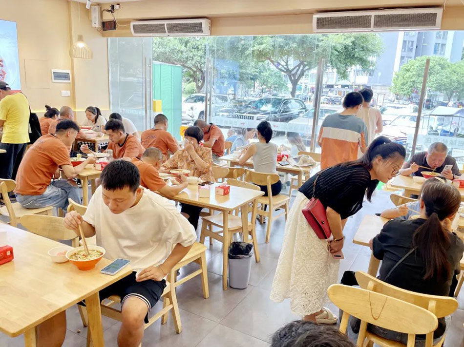 25元社区快餐成2025加盟新风口：避开低价战，日均流水1.2万的隐形冠军之道