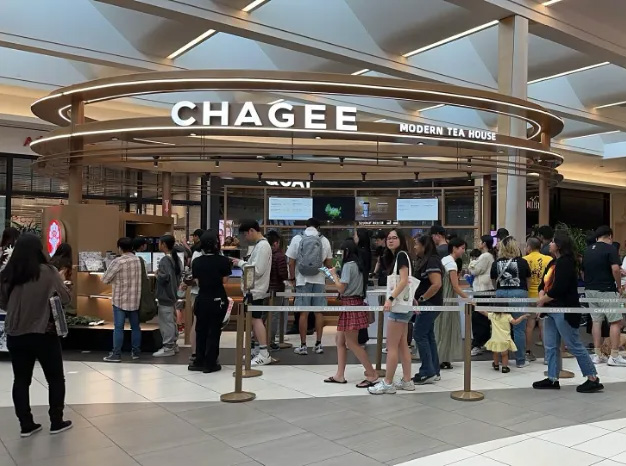 喜茶流心奶黄波波冰限时回归，瑞幸咖啡巴西主题店开进大湾区